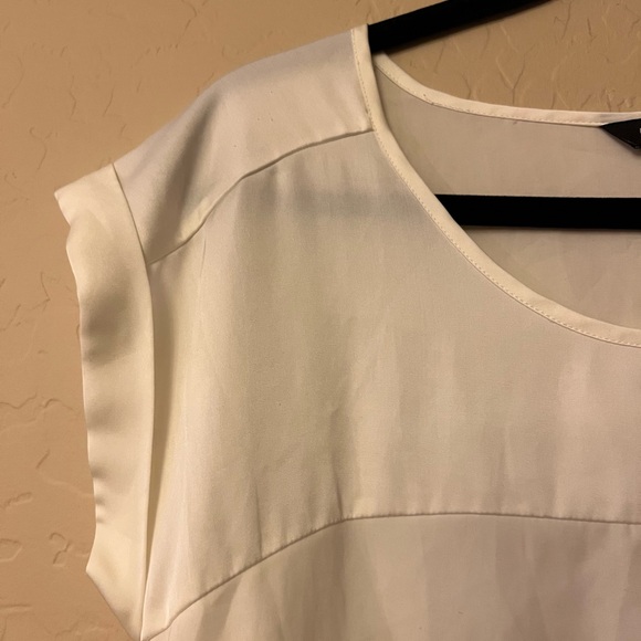 Express Cream Top - Picture 4 of 9